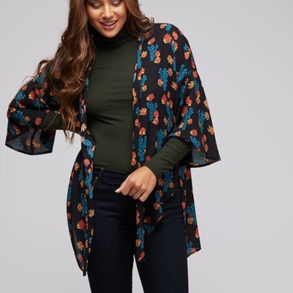 Tops - LARGE (runs big) Cactus kimono
